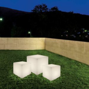 Φωτιστικα δαπεδου κηπου τετραγωνα μοντερνα λευκα πλαστικα αδιαβροχα 8966 8965 Cumulus Cube Nowodvorski